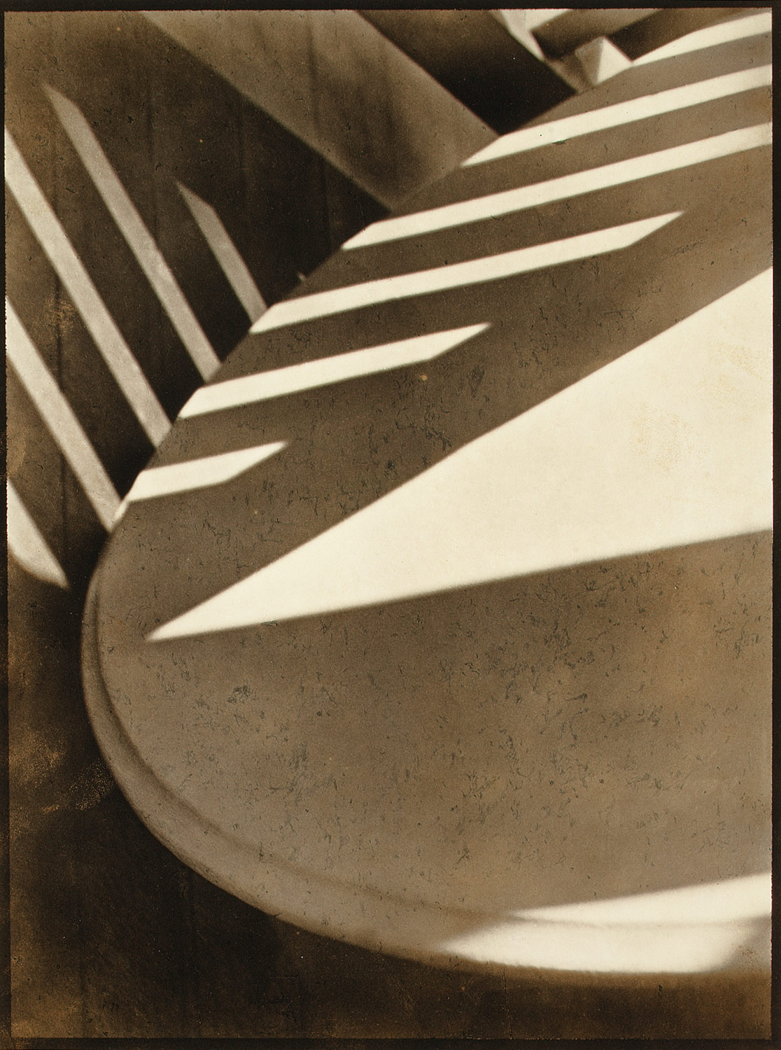 Paul Strand, Abstraction, Twin Lakes, Connecticut, 1916, Silver-platinum print, 32.8 x 24.4 cm, ©1997, Aperture Foundation Inc., Paul Strand Archive.